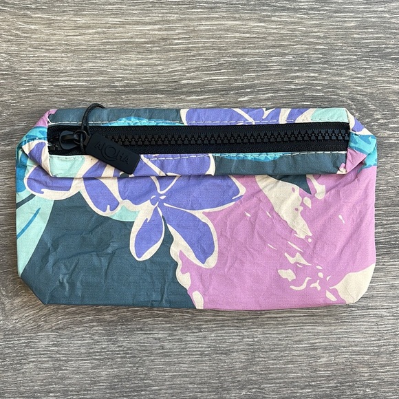 Aloha Collection Mini Pouch, Pau Hana - Picture 2 of 7